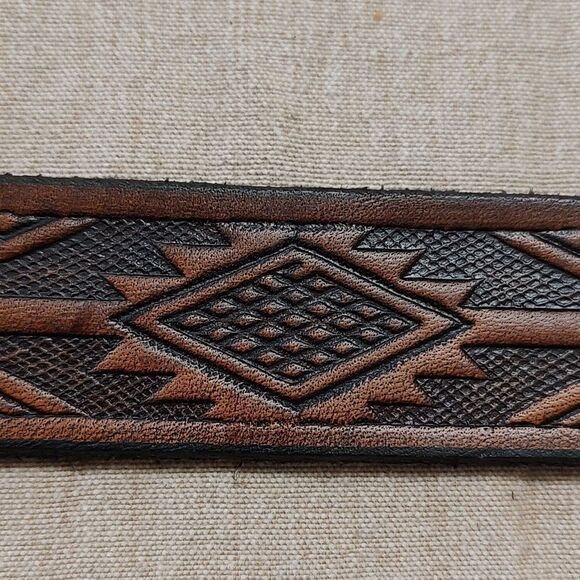 Brown Leather Tooled Men's Belt with Silver Buckle Size 40 - Picture 9 of 11